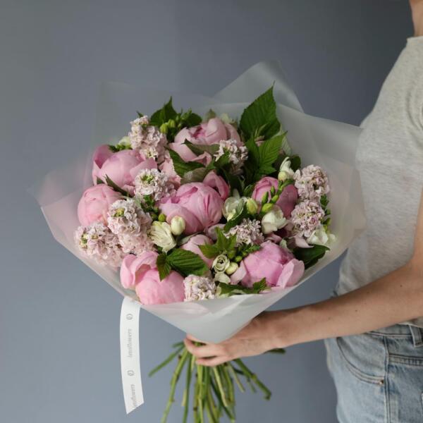 Peony with Stock and Freesia - Размер M