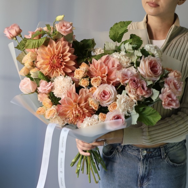 Surprise on a florist taste, bright - Размер M