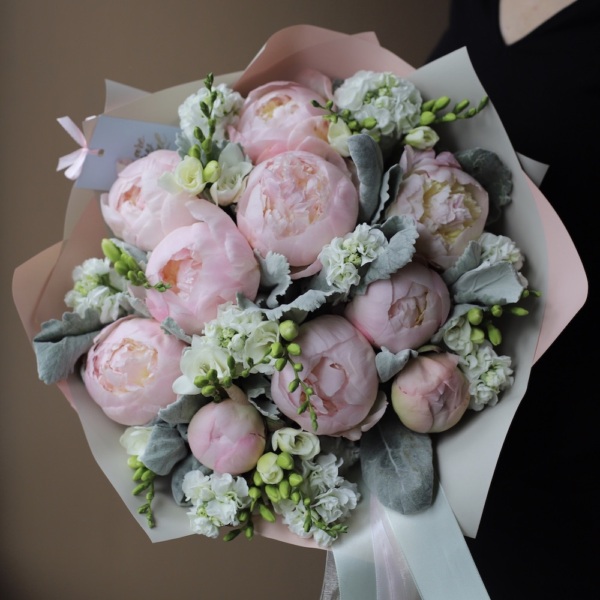 Peony with Stock and Freesia - Размер М