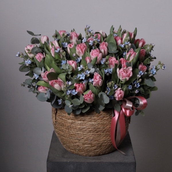 Basket with Tulips and Oxypetalum - Размер M