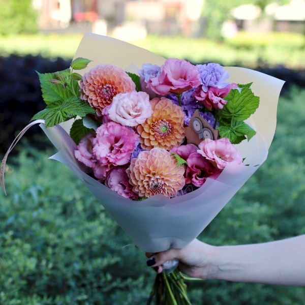 Bouquet for student "Scarlet flower" - Размер S