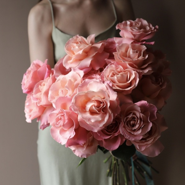 Bouquet of roses "Moscow sunset" - 25 роз