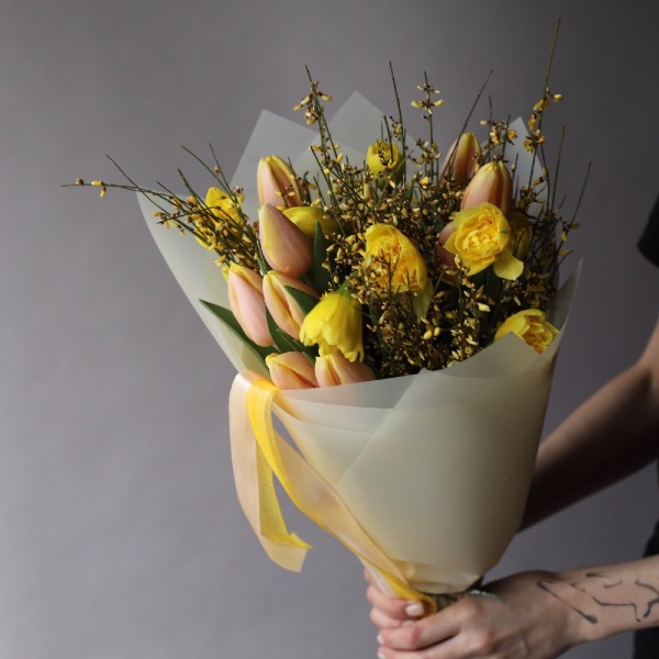 Tulips with Daffodils and Genista - Размер S