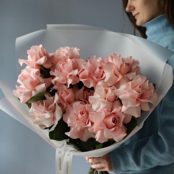 Bouquet of soft pink roses "Luciano" - 15 роз