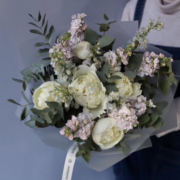 Peony with Delphinium and Stock - Размер S