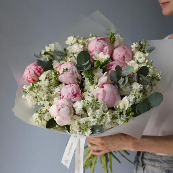 Peony with Stock and Freesia - Размер M