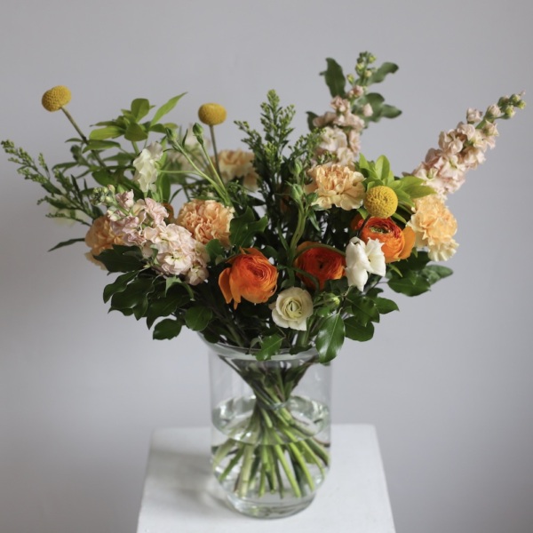 Peachy bouquet in a vase - Размер M