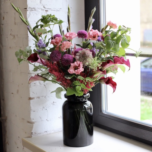 Raspberry bouquet in a vase -  Размер L (ваза может отличаться) 