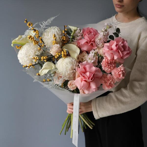 Signature bouquet 'Mom is the first word'  - Размер М