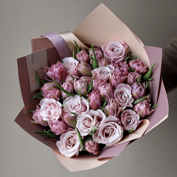 Tulips with Simple Roses - Размер S