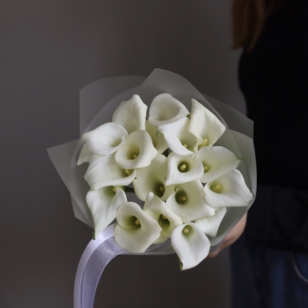 White Calla Lily - 19 калл