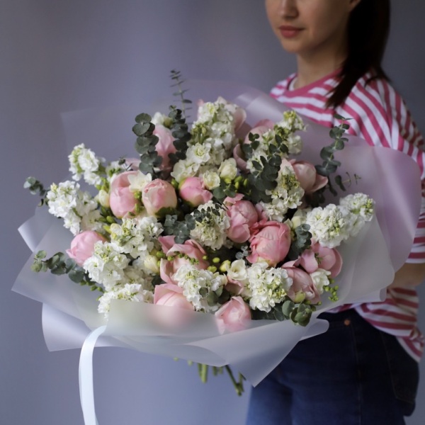 Peony with Stock and Freesia - Размер M 