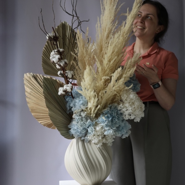 Preserved Flower Arrangement “Sand” in a Pot