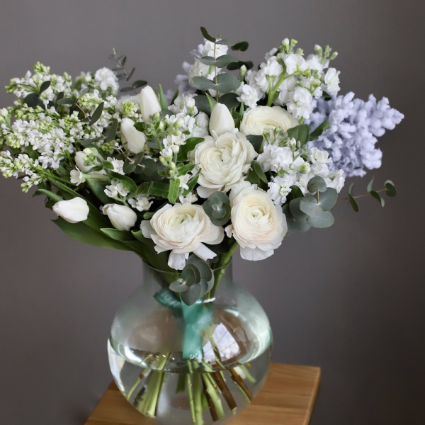 White bouquet in a vase - Размер L