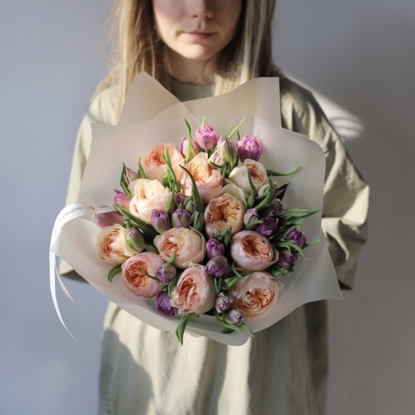 Garden Roses with Tulips - Размер S