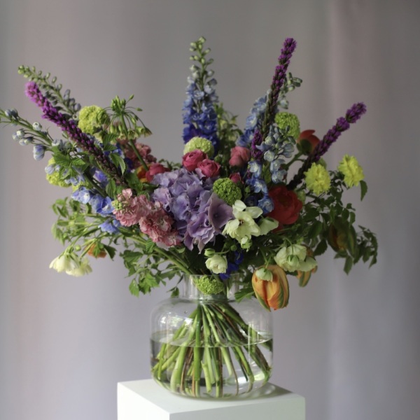 Flower subscription "In a vase" (4 deliveries) - Размер L (ваза может отличаться)