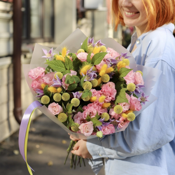 Lisianthus with Clematis, Craspedia and Lagurus - Размер S 