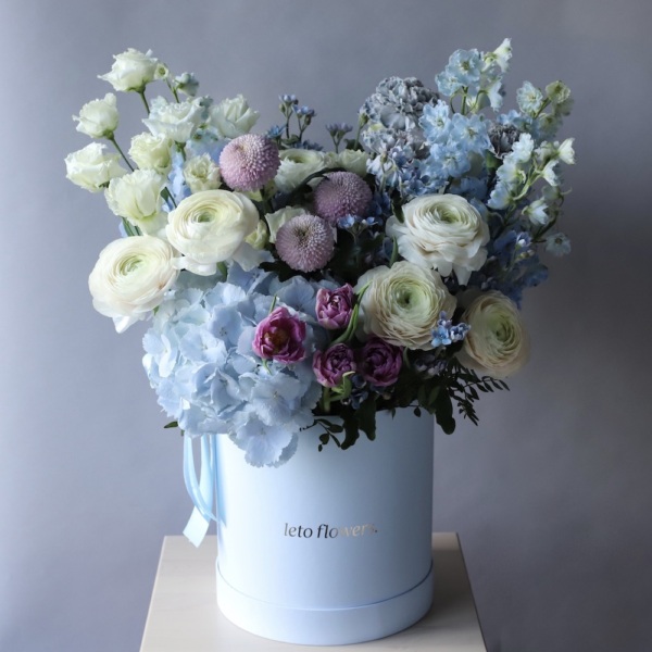 Sky-blue signature hat box - Размер XL