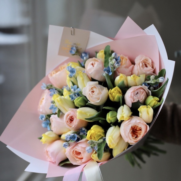 Tulips with Oxypetalum and Garden Roses - Размер S