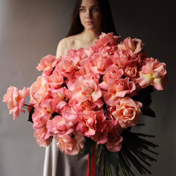Bouquet of roses "Moscow sunset" - 75 роз 