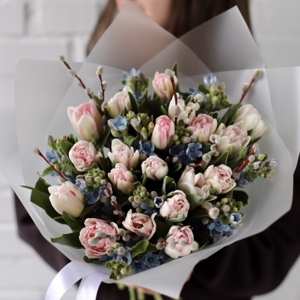 Tulips with Willow and Oxypetalum - Размер S