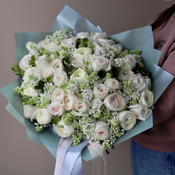 Garden Roses with Ranunculus and Lilac, light - Размер L