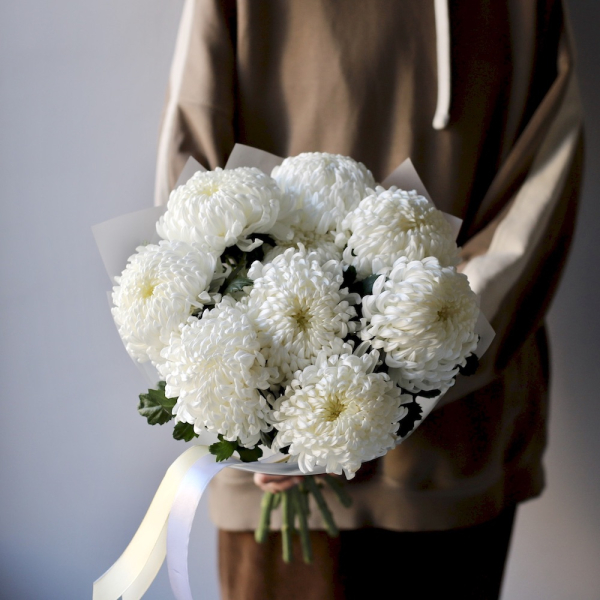 Large white Chrysanthemum - 9 хризантем