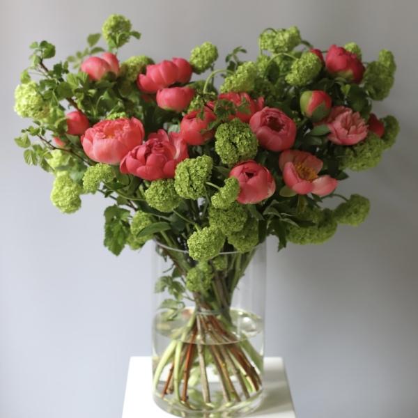 Peonies with Viburnum - Размер M (ваза продается отдельно)