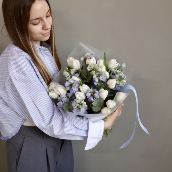 Tulips with Delphinium - Размер S