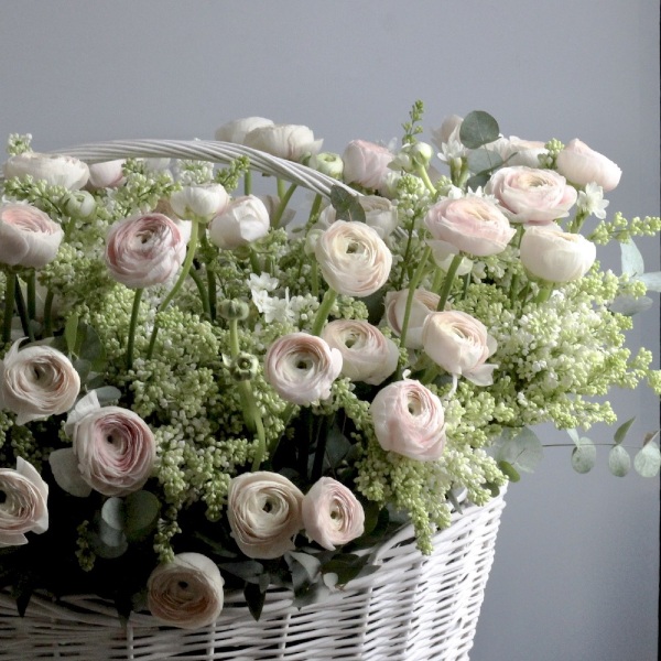 Ranunculus with Lilac in a basket - Размер 2XL 