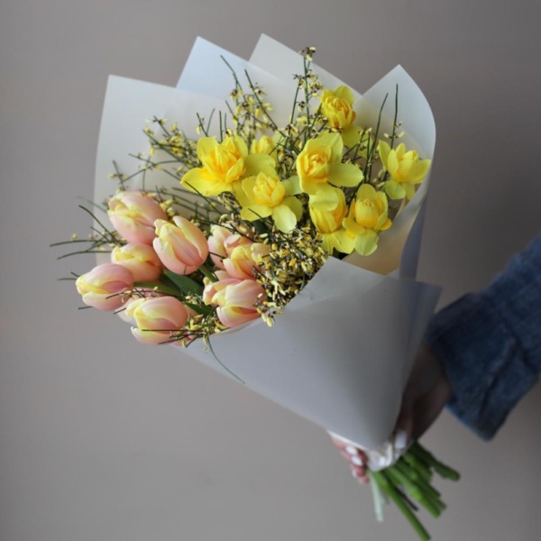Tulips with Daffodils and Genista - Размер S