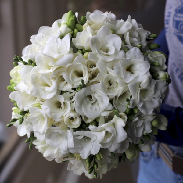Bridal bouquet of freesias - Размер M