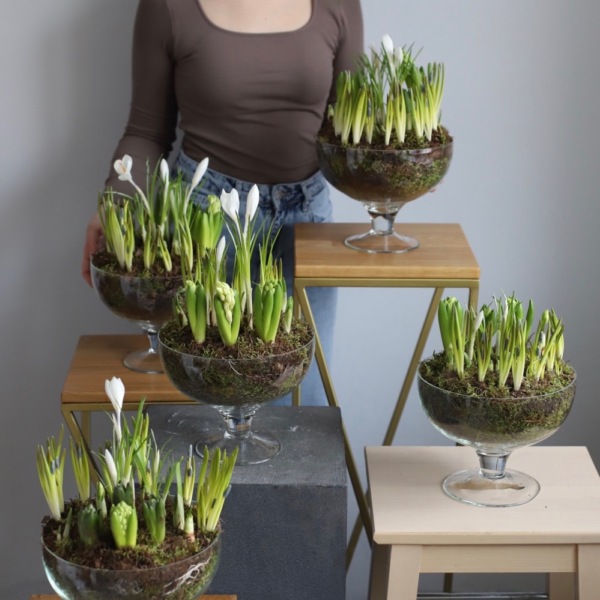 Весенние цветы в вазе -  Размер M и L 