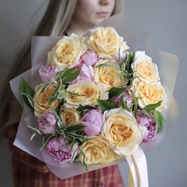 Peony with Garden Roses Peony with Garden Roses -  Размер M