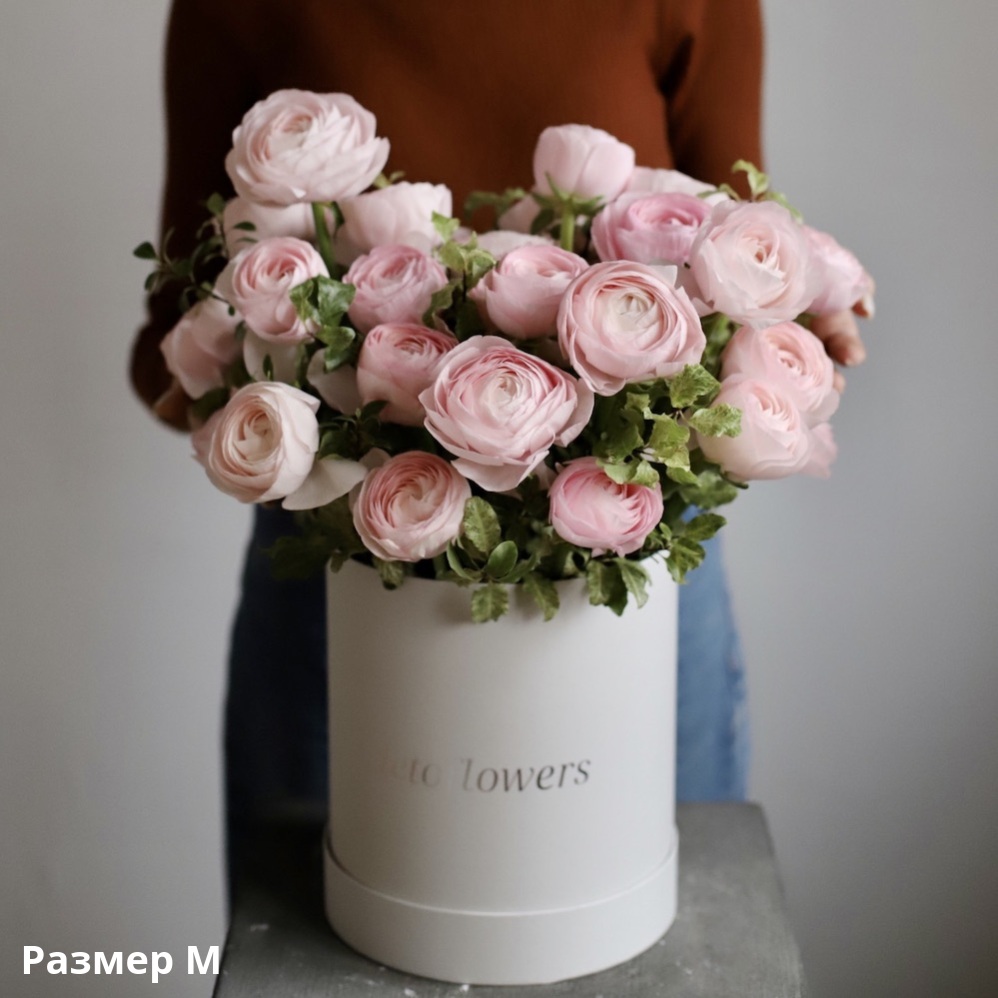 Ranunculus in a hat box Ranunculus in a hat box -  Размер M