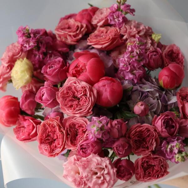 Signature round bouquet "Berry Lukoshko" - Размер L