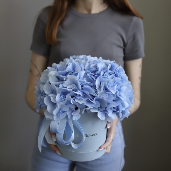 Hydrangeas in a hat box - Размер S