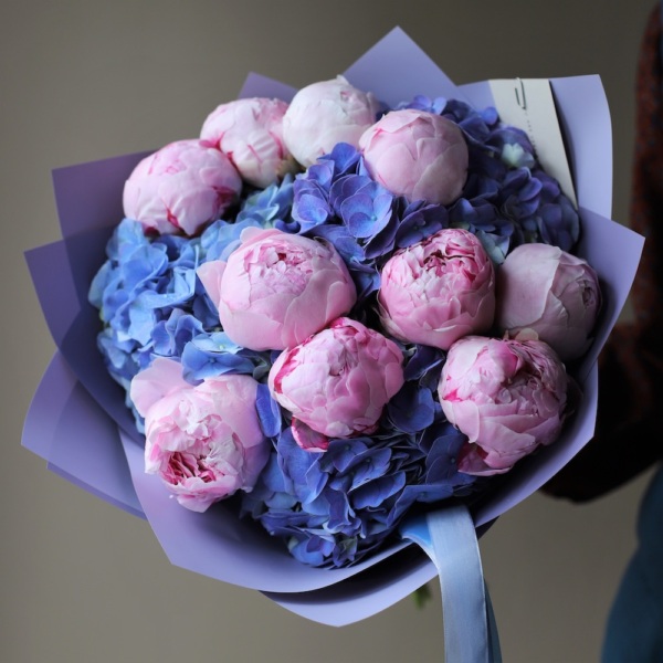 Peony with Hydrangea, bright - Размер M