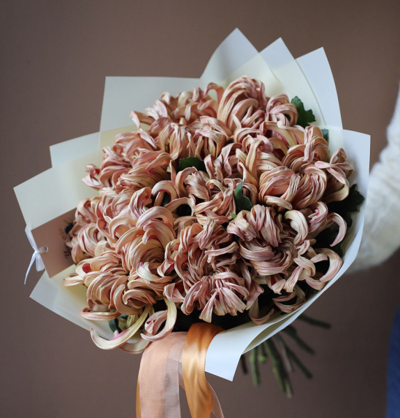 Curly caramel Chrysanthemum - 9 хризантем