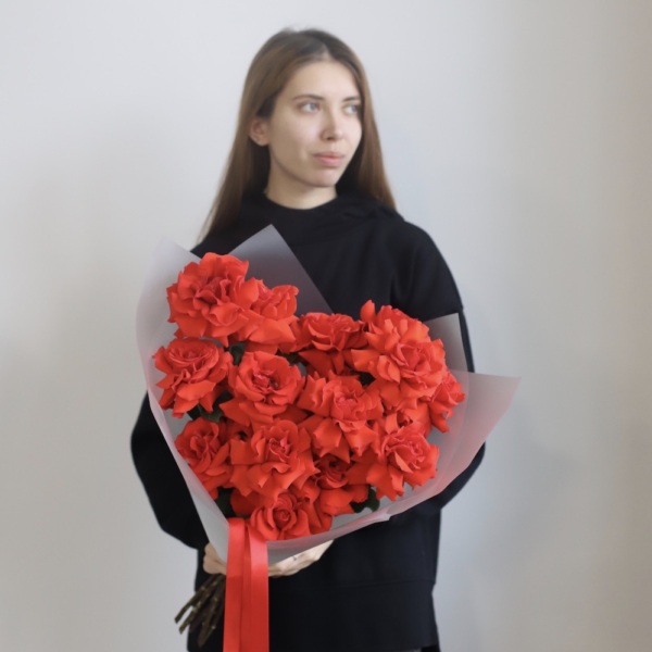 Scarlet roses Nina - 15 роз