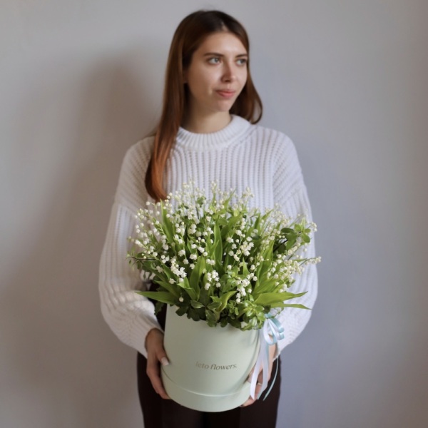 Lily of the Valley in a hat box - Размер M