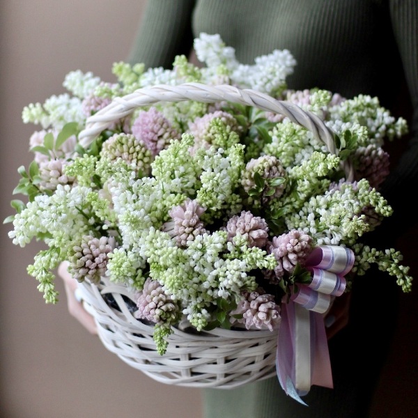 Hyacinthus and Lilac in a basket - Размер M