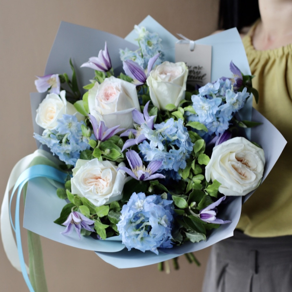 Garden Roses with Delphinium and Clematis - Размер S