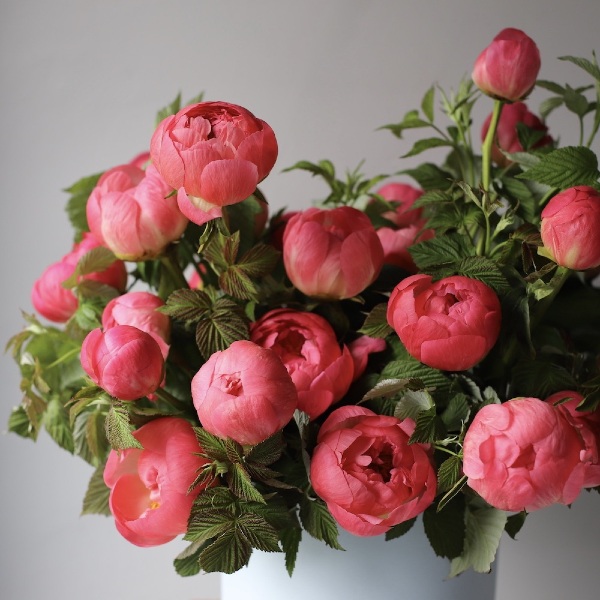 Bouquet "High summer" of Peonies in a hat box