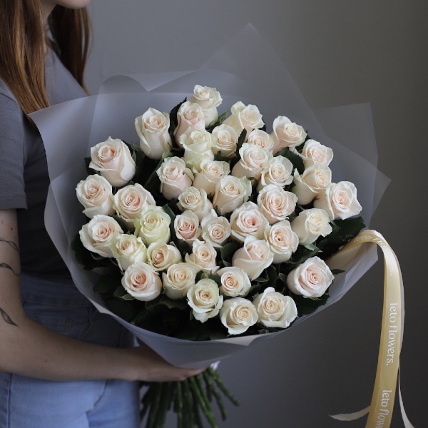 Creamy roses -  39 роз 