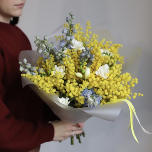 Mimosa with Delphinium and Freesia - Размер S