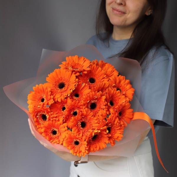 Orange Gerberas -  19 гербер 