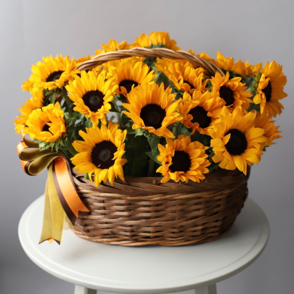 Sunflowers in a basket - Размер M