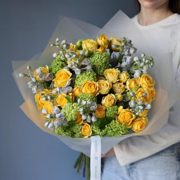 A bouquet of viburnum, spray peony roses and delphinium - Размер L