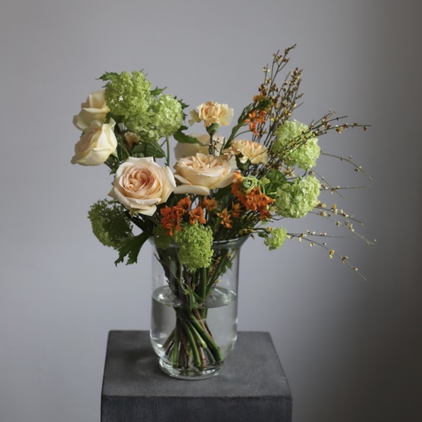 Flower subscription "In a vase" (4 deliveries) -  Размер M 